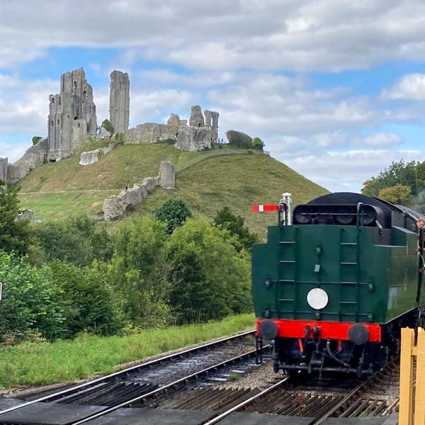 JURASSIC EXPRESS HIKING TRAIL