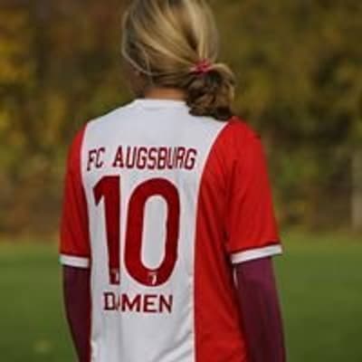 Julia Sturz profile picture